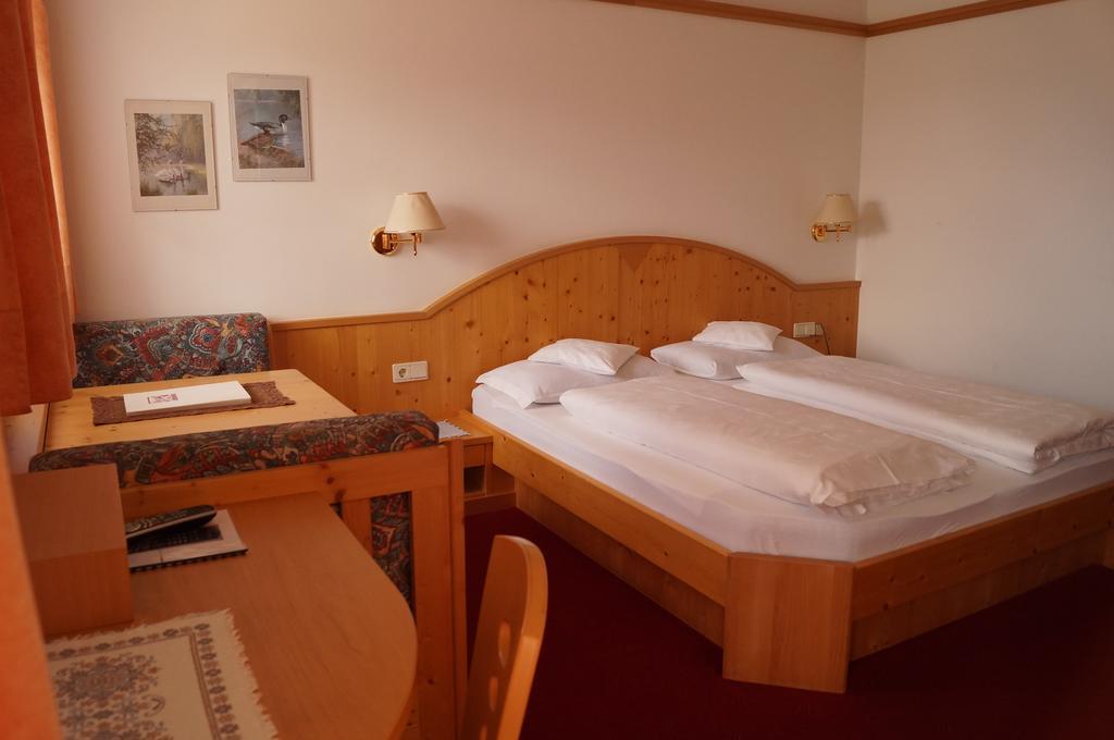 Hotel Laurin Tires Dış mekan fotoğraf