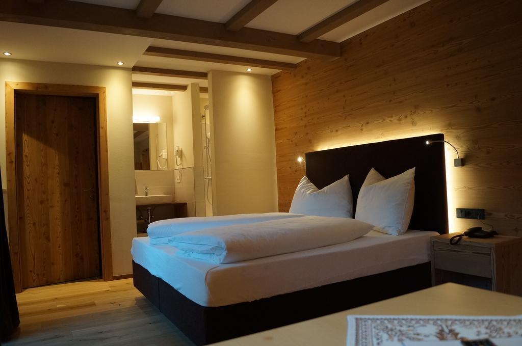 Hotel Laurin Tires Dış mekan fotoğraf
