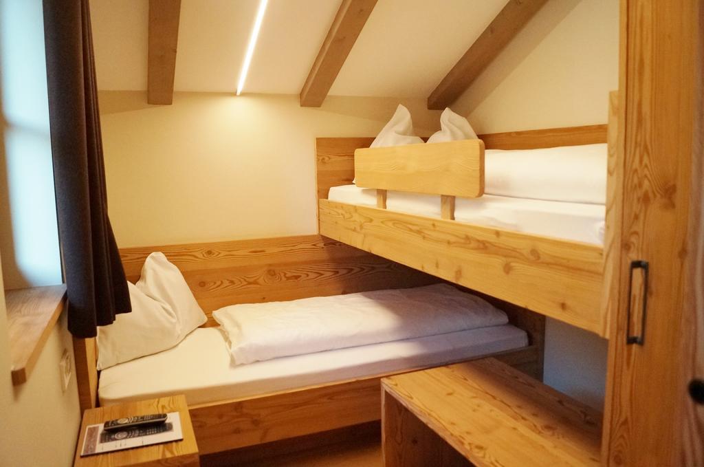 Hotel Laurin Tires Dış mekan fotoğraf